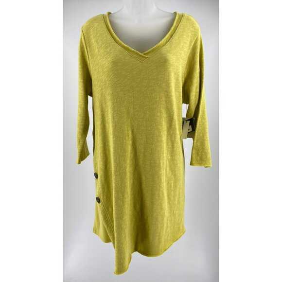 Chalet Women's Pistachio V-Neck Asymmetrical Tunic Top With Side Buttons & 3/4 S - Picture 3 of 13
